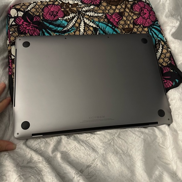 COPY - MacBook Pro 13inch 2017 Parts only - Picture 2 of 6